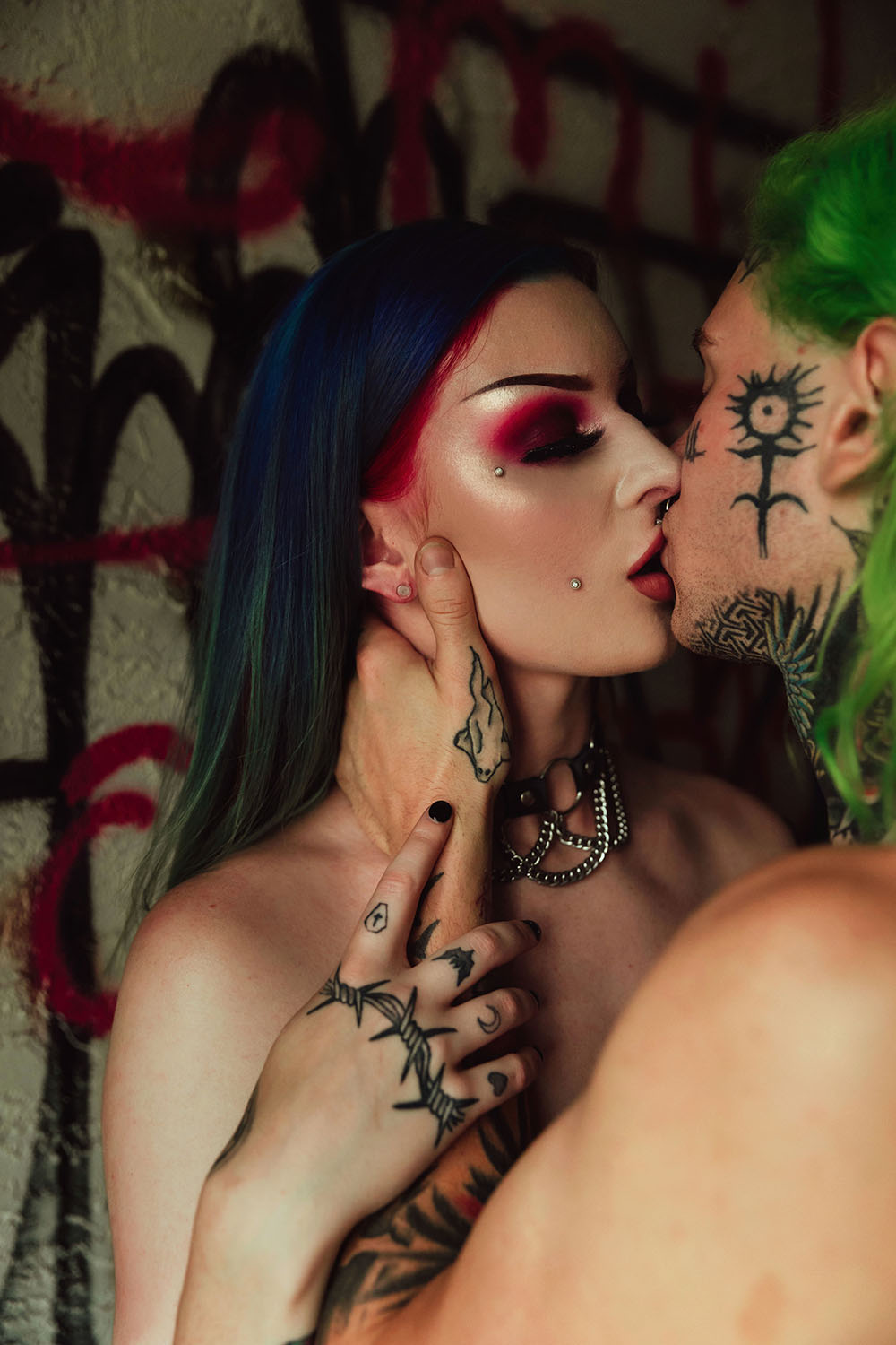 Naples Boudoir Photographer, tattooed couple kissing