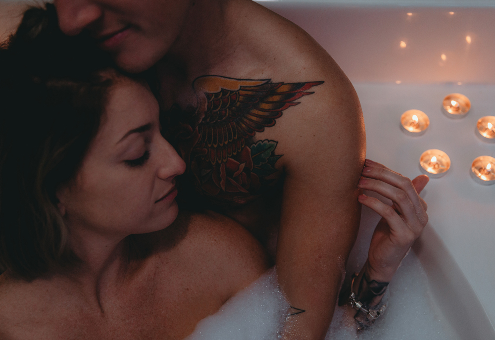Naples Boudoir Photographer, couple in the bath